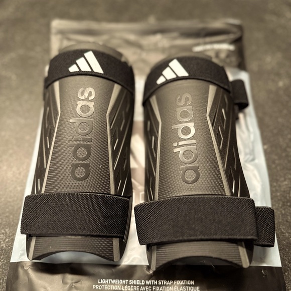 Adidas soccer shin guards, unisex - Picture 2 of 2